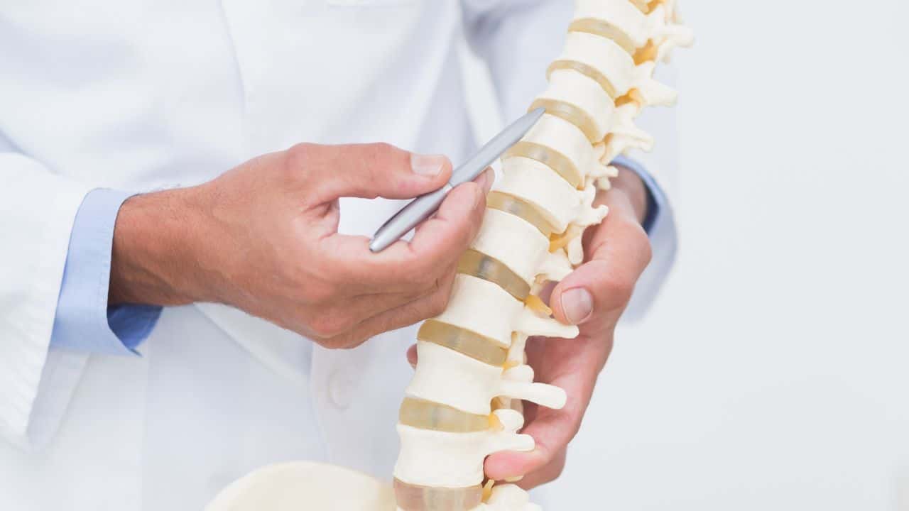What Are The Symptoms of A Misaligned Spine