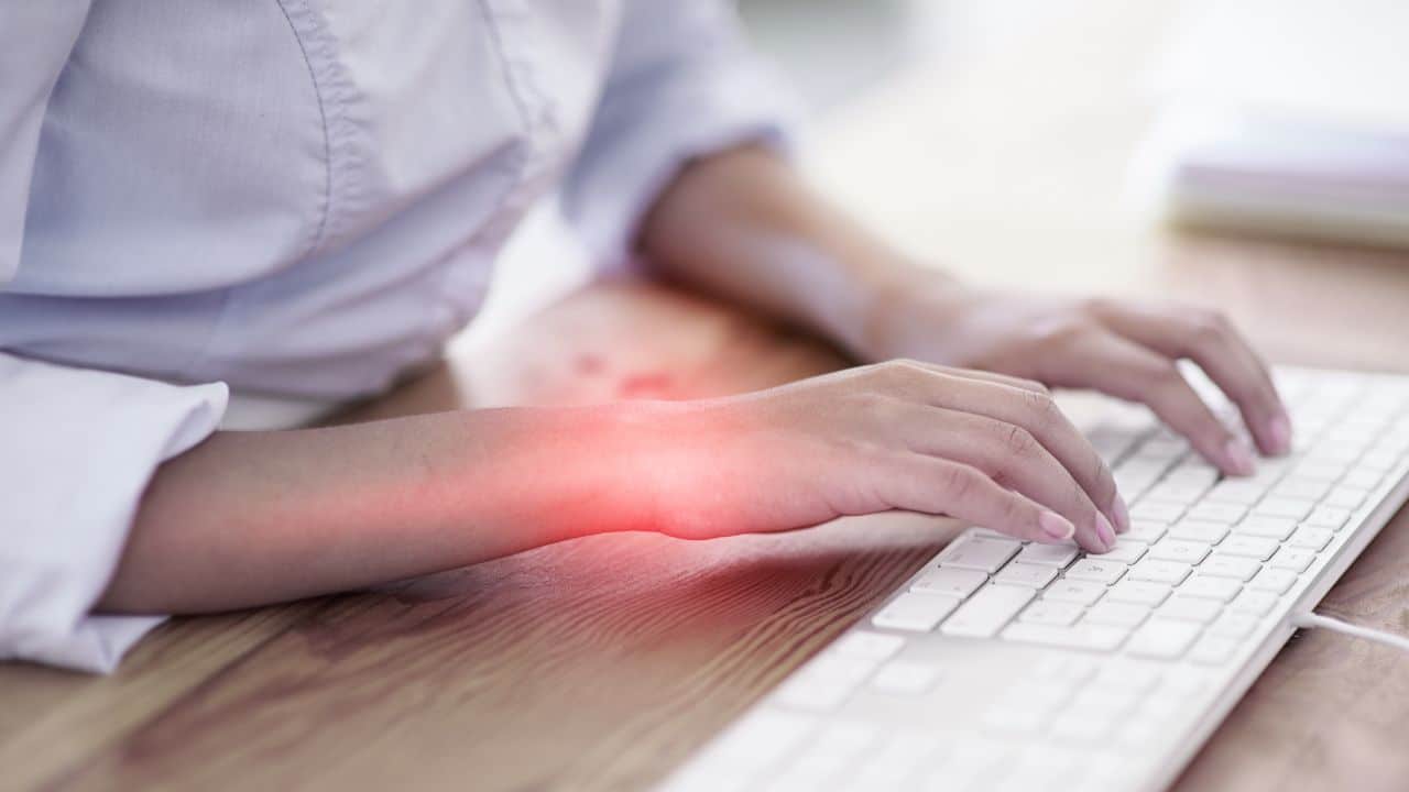 carpal tunnel syndrome due to extensive use of computer